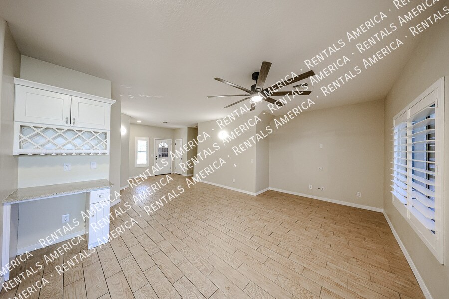 Building Photo - 17219 N 19th Run