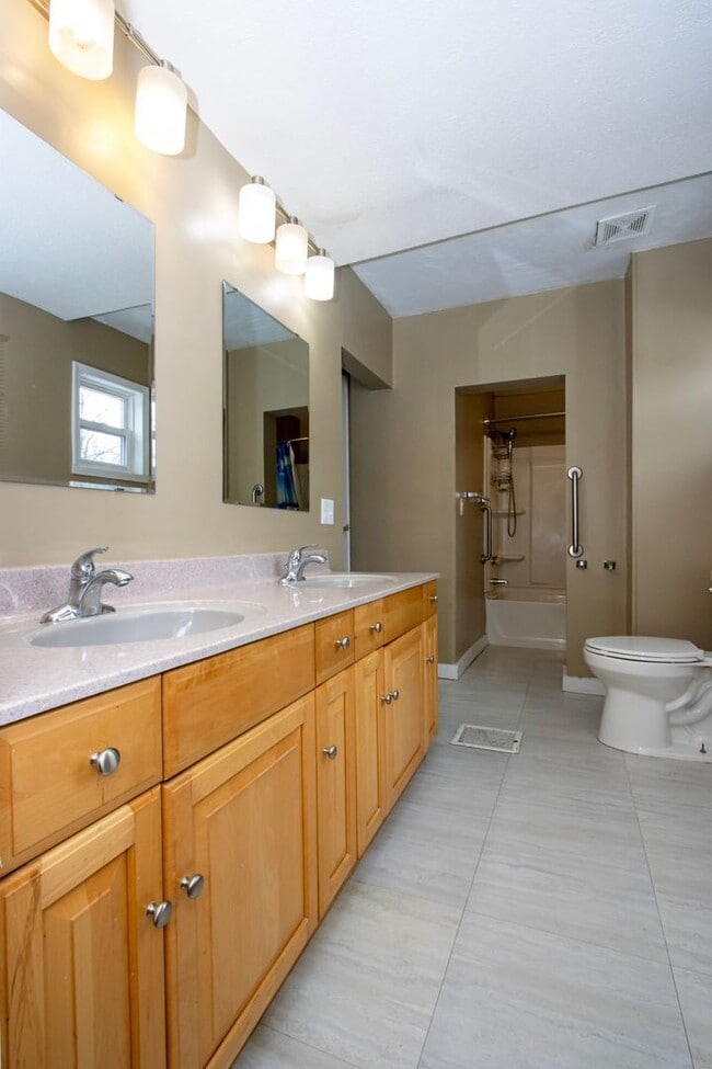 Building Photo - Two bedroom, single-family home