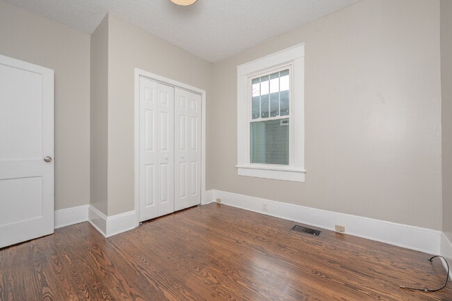 Building Photo - Beautiful 3-Bedroom, 2-Bath Bungalow with ...