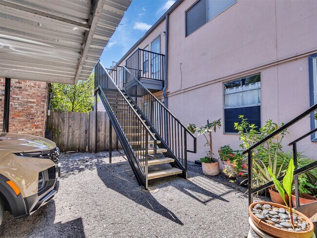 Building Photo - 5230 Arboles Dr