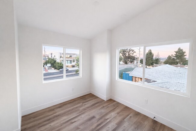 Building Photo - 2155 Balboa Ave