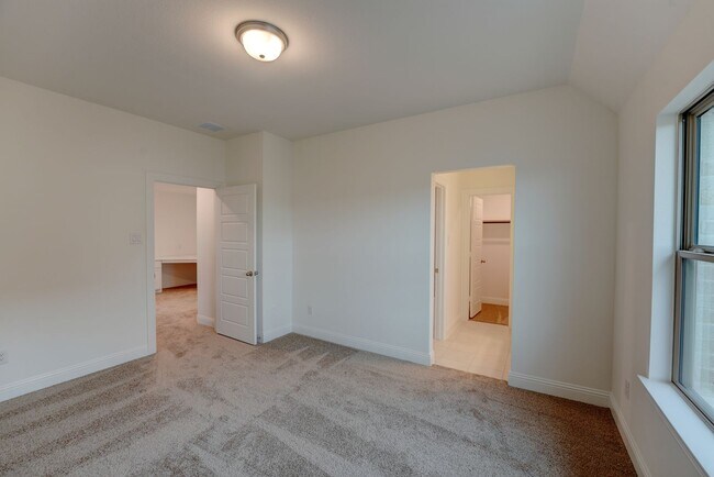 Building Photo - Must See 5 Bed 4.5 Bath in Northlake