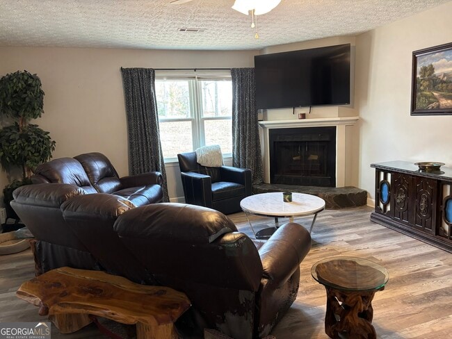 Building Photo - 6 Oak Mt Dr