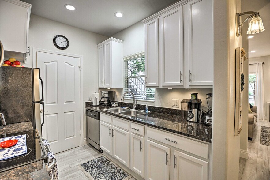 Building Photo - 14145 N 92nd St