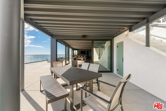 Building Photo - 18254 Coastline Dr