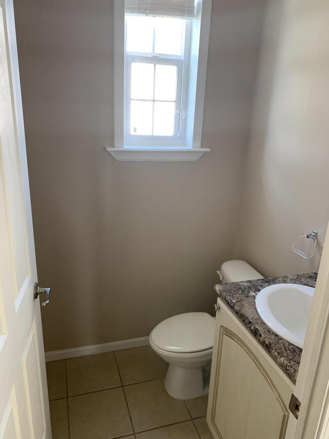 Building Photo - 28549 Channel View Dr