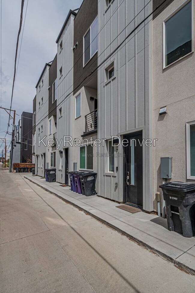 Building Photo - 3245 W 17th Ave