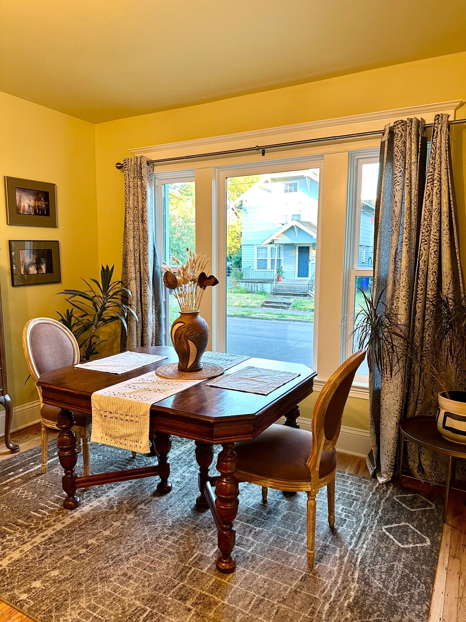 Building Photo - 729 NE Shaver St