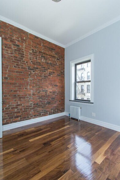 Building Photo - 68 Clinton St