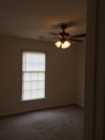 Building Photo - 3553 Texas Rd