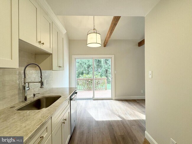 Building Photo - 906 Pritchet Ct