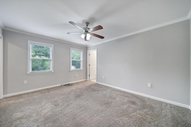 Building Photo - Beautiful Brick Home With Large Driveway