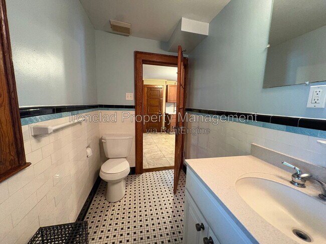 Building Photo - 51 Grove St