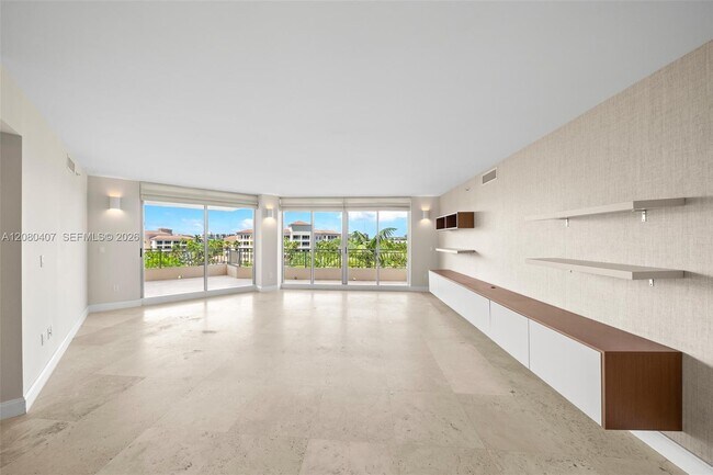 Building Photo - 765 Crandon Blvd