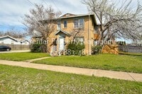 Building Photo - Charming 2-Bed, 1-Bath Upstairs Duplex Near the Paseo District * * * $350 MOVE-IN SPECIAL * * *