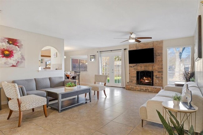 Building Photo - 12002 Swan Dr