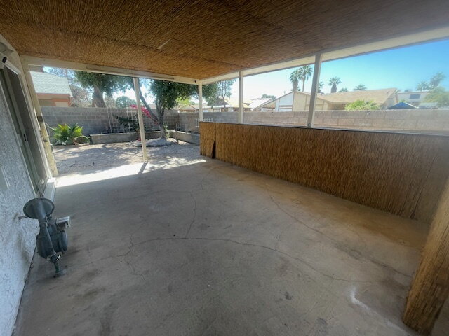 Building Photo - "Charming 3-Bed, 2-Bath Townhouse Retreat on Sylvan Oak Drive – Your Cozy Las Vegas Oasis Awaits!"