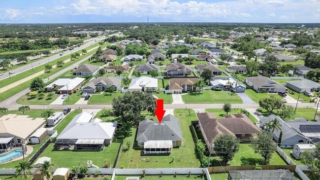 Building Photo - 1622 SW Realty St