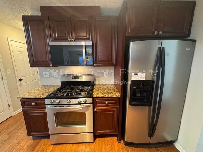 Building Photo - 11080 Crabapple Lake Dr