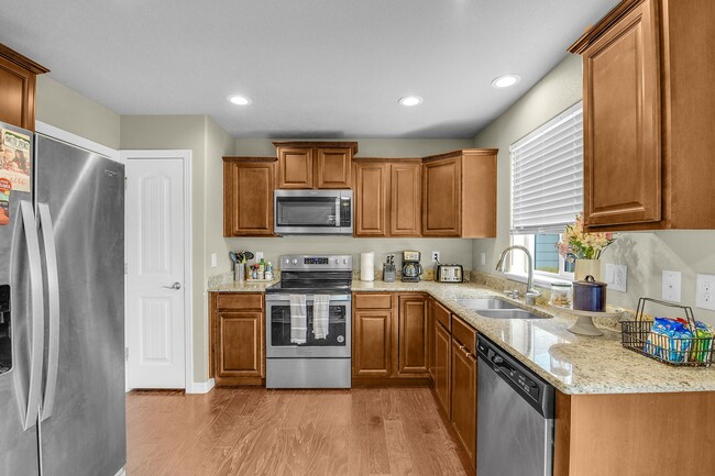 Building Photo - Charming 2-story home in Lorson Ranch