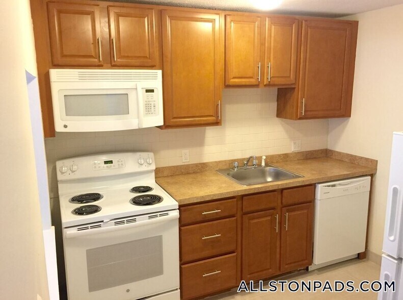 Building Photo - 90 Gardner St