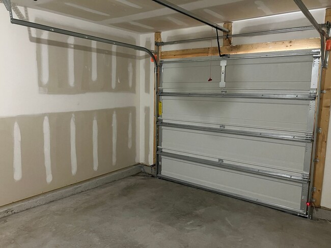 Building Photo - 3 Bedroom 2 Bathroom House- Groves at Sout...