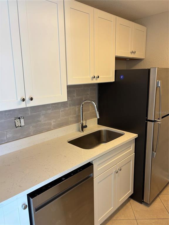 Building Photo - 7401 Bay Island Dr S