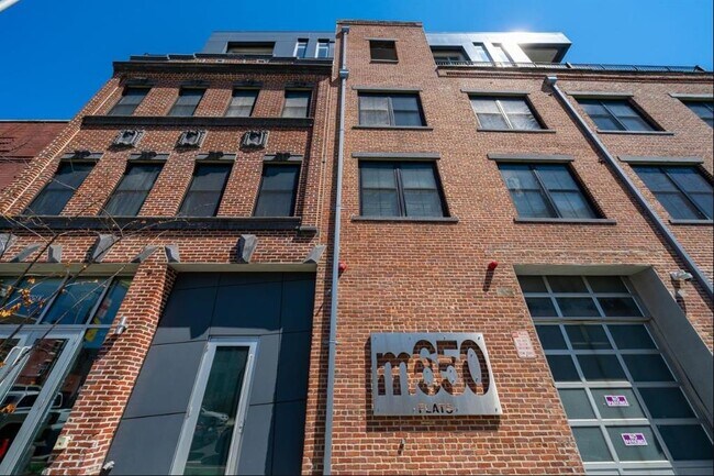 Building Photo - 650 Montgomery St