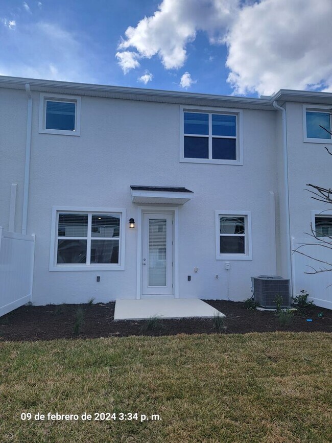 Building Photo - 409 Bogey Dr