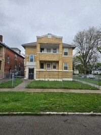 Building Photo - 13641 La Salle Blvd