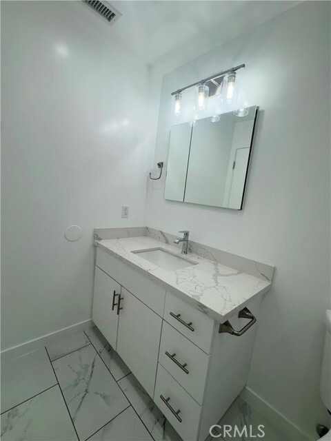 Building Photo - 8109 Cole St