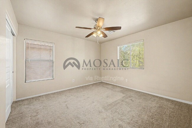 Building Photo - 3784 E Santa Fe Ln