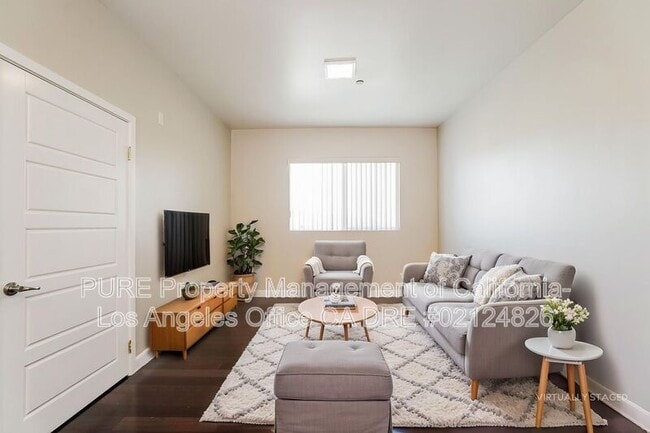 Building Photo - 11740 Vanowen St