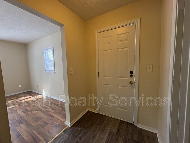 Building Photo - 609 1/2 South Crystal Street