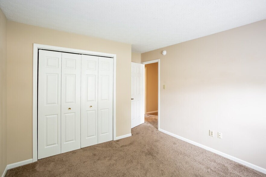 Building Photo - 421 N Shore Ct