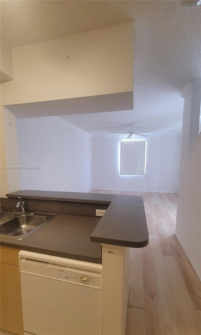 Building Photo - 2961 NE 185th St