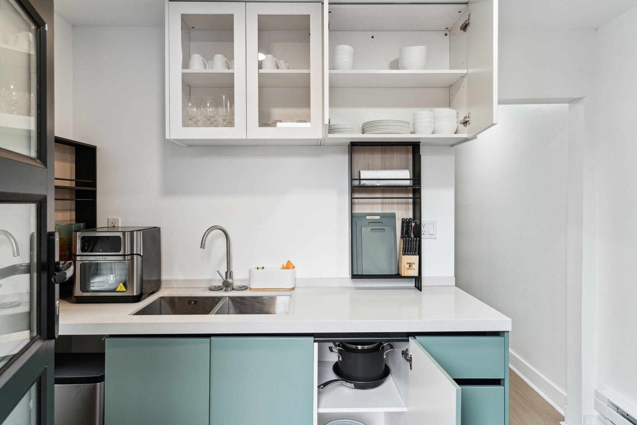 kitchen - 411 E Girard Ave