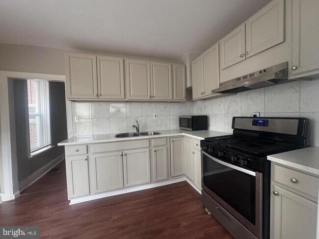 Building Photo - 225 Concord Ave