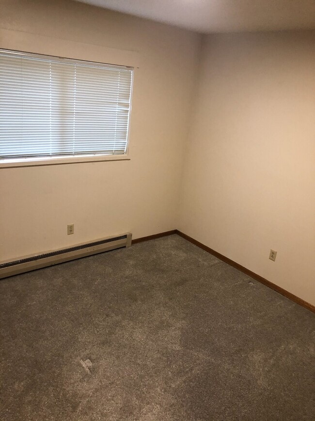 Building Photo - 419 Asbury Court