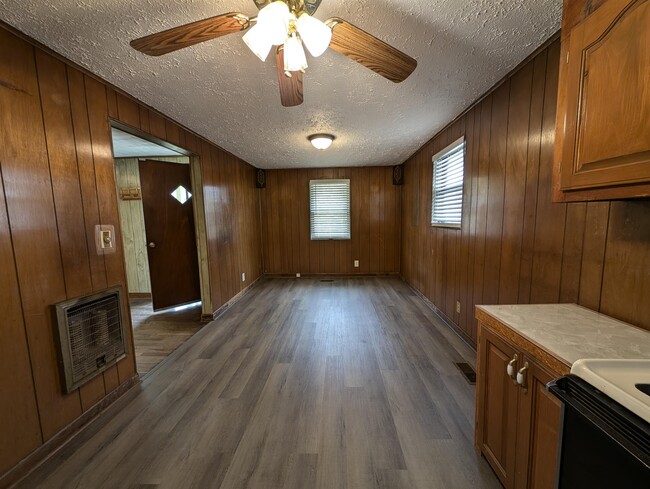 Building Photo - 210 Columbian Ave