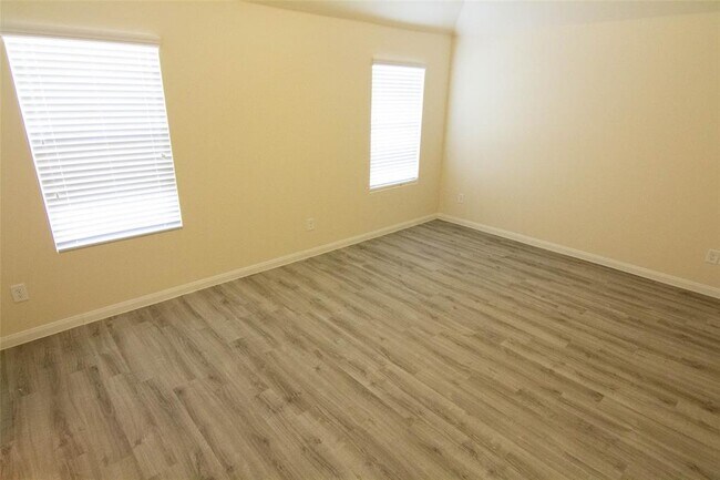 Building Photo - 212 Pronghorn Dr
