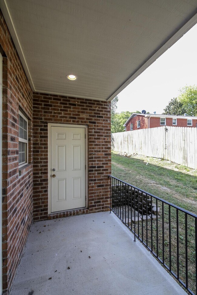 Building Photo - 404 Mercomatic Dr