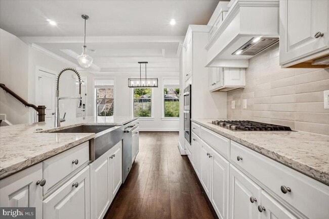 Building Photo - 3016 20th St S