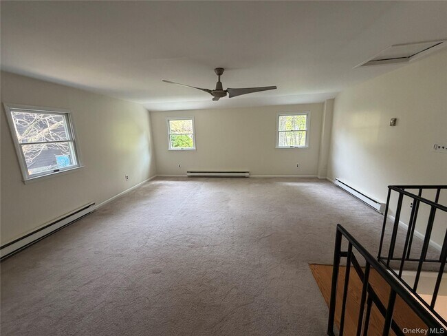 Building Photo - 8 Sunset Dr