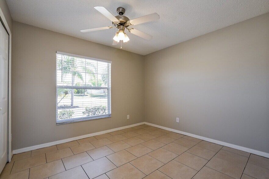 Building Photo - 11752 Foxglove Dr
