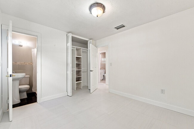 Building Photo - 10275 SW 152nd St