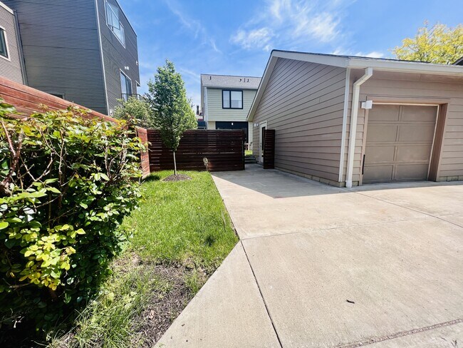 Building Photo - 130 Home St