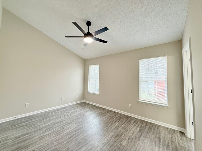 Building Photo - 4504 Biesterfield Dr