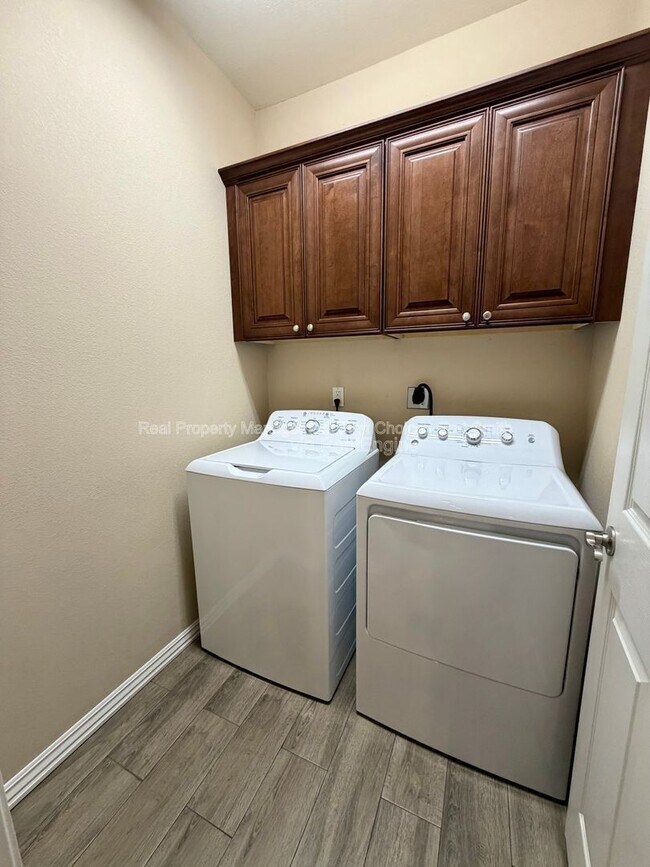 Building Photo - 9720 Haven Blvd