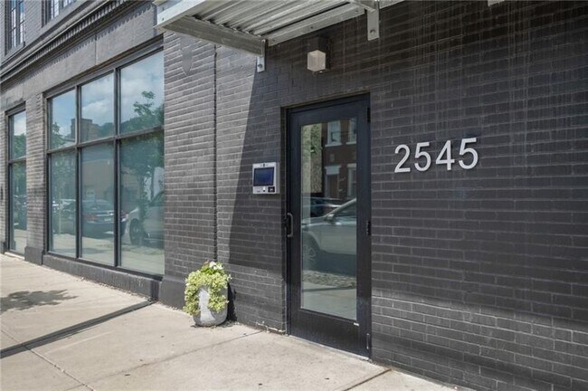 Building Photo - 2545 Penn Ave